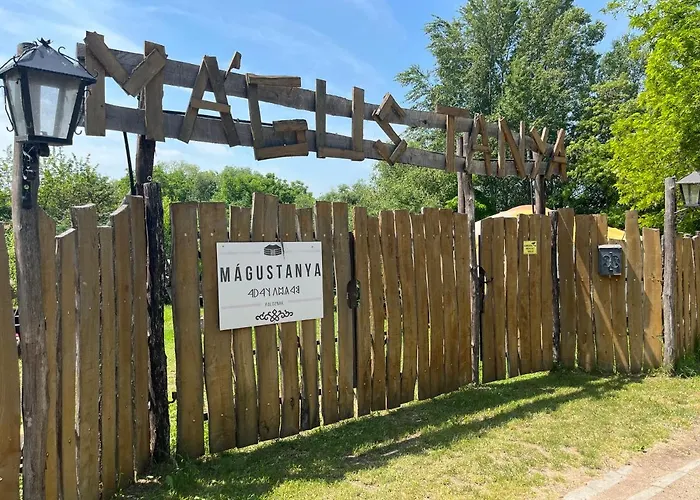 Magustanya Jurtaszallas 럭셔리텐트